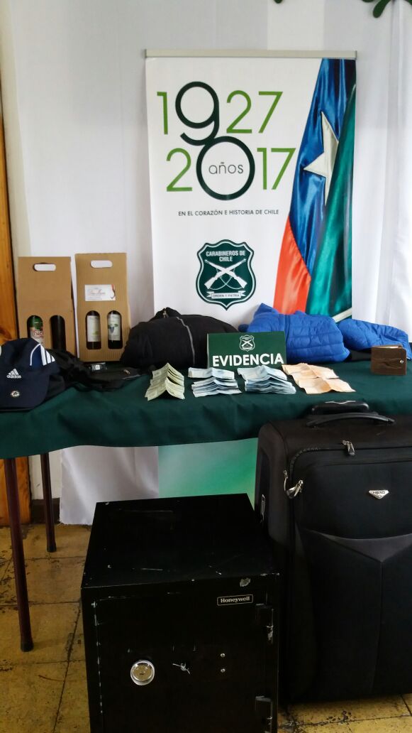 Carabineros detiene a 2 sujetos tras robar en un hogar más de un millon ...