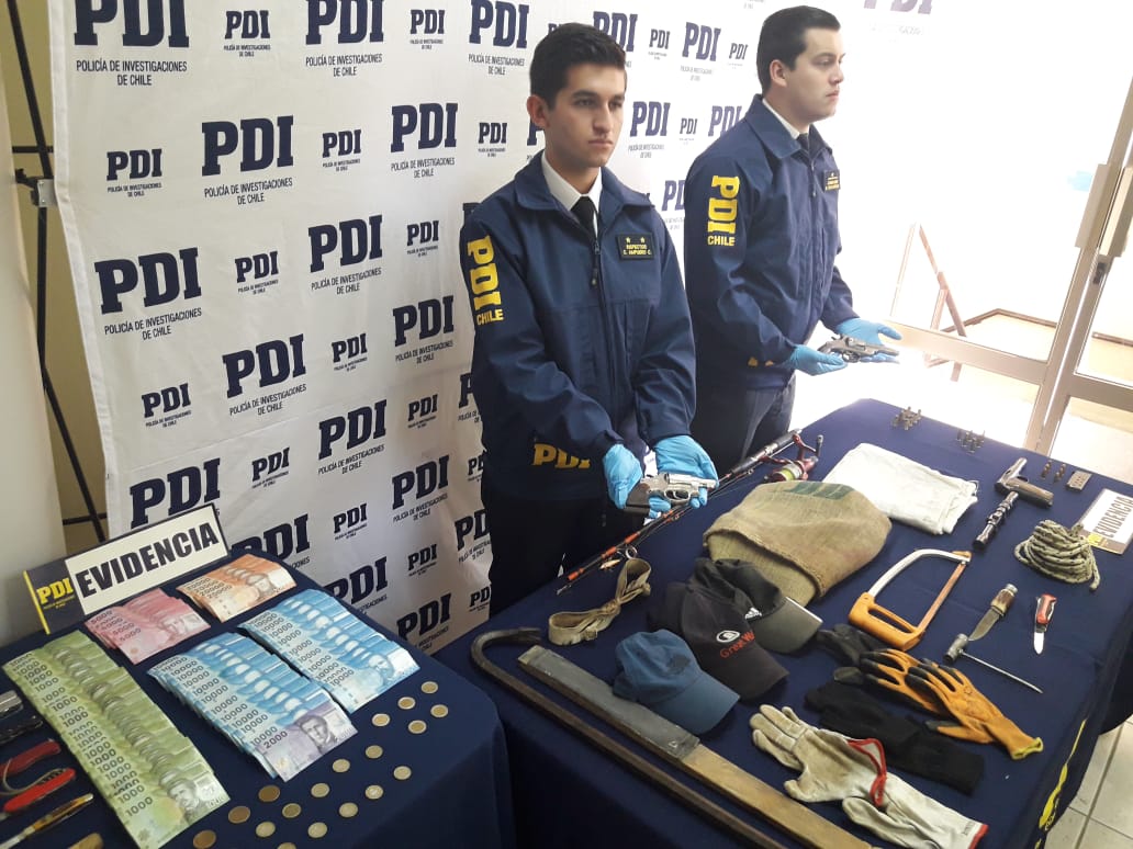 PDI de Linares detuvo a cuatro sujetos que mediante engaño realizan ...