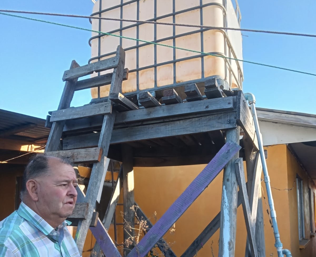 Adulto Mayor ruega por agua al municipio tras 5 días sin suministro