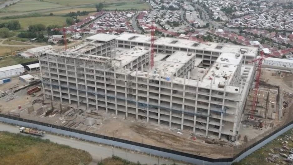Dos empresas extranjeras interesadas en continuar construcción del Hospital de Linares